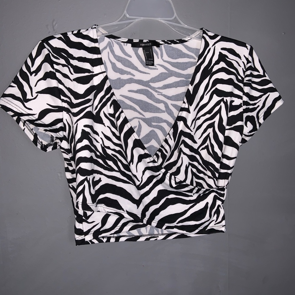 F21 BRANDNEW CROPPED ZEBRA TOP